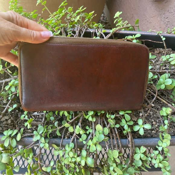 Balenciaga large zip around wallet - Picture 13 of 16